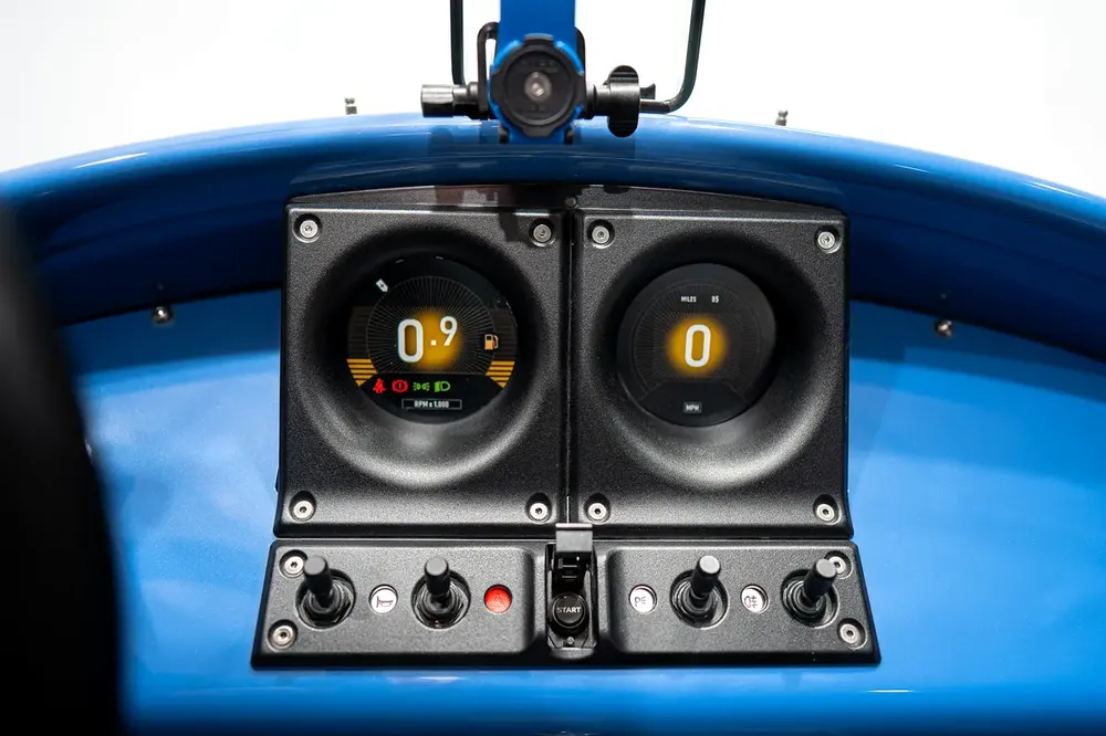 MORGAN SUPER 3 2023 | GCC | 5 SPEED MANUAL | DELIVERY MILEAGE - Image 8