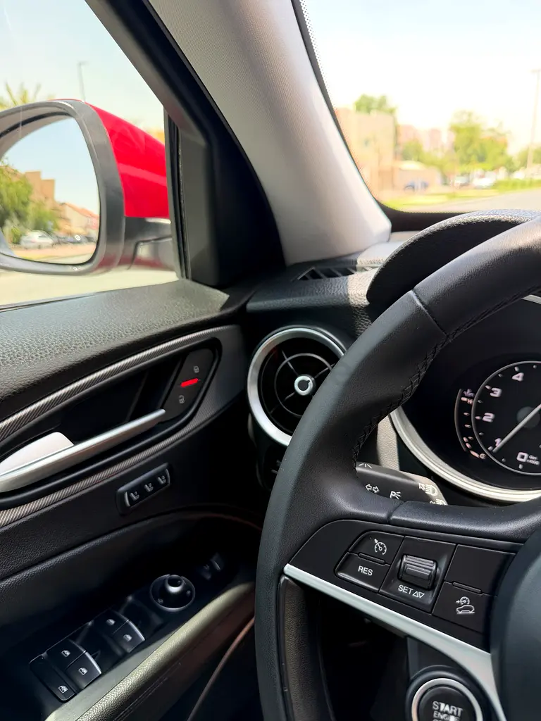 Alfa Romeo Stelvio Competizione 2018 GCC Specs - Image 7