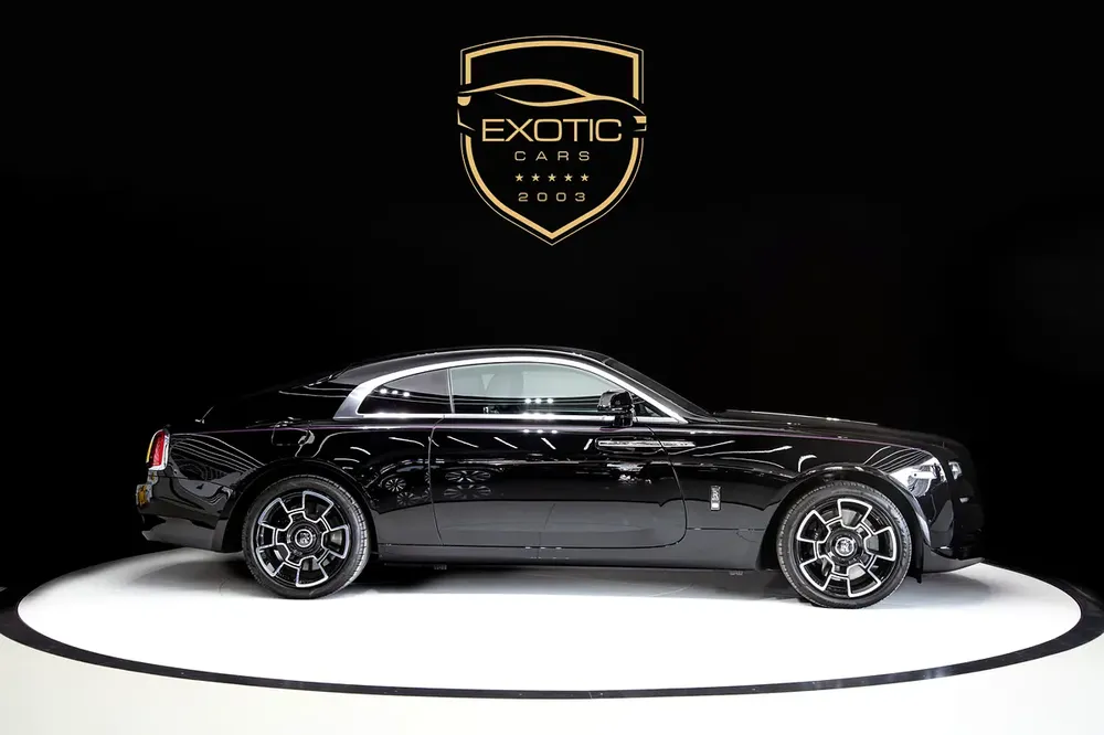 WARRANTY JULY 2025 | BLACK BADGE | LOW MILEAGE | 4 BUTTONS | STARLIGHT | PURPLE INTERIOR - Image 5