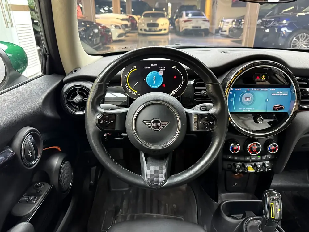 Mini Cooper electric 2023 - Image 10