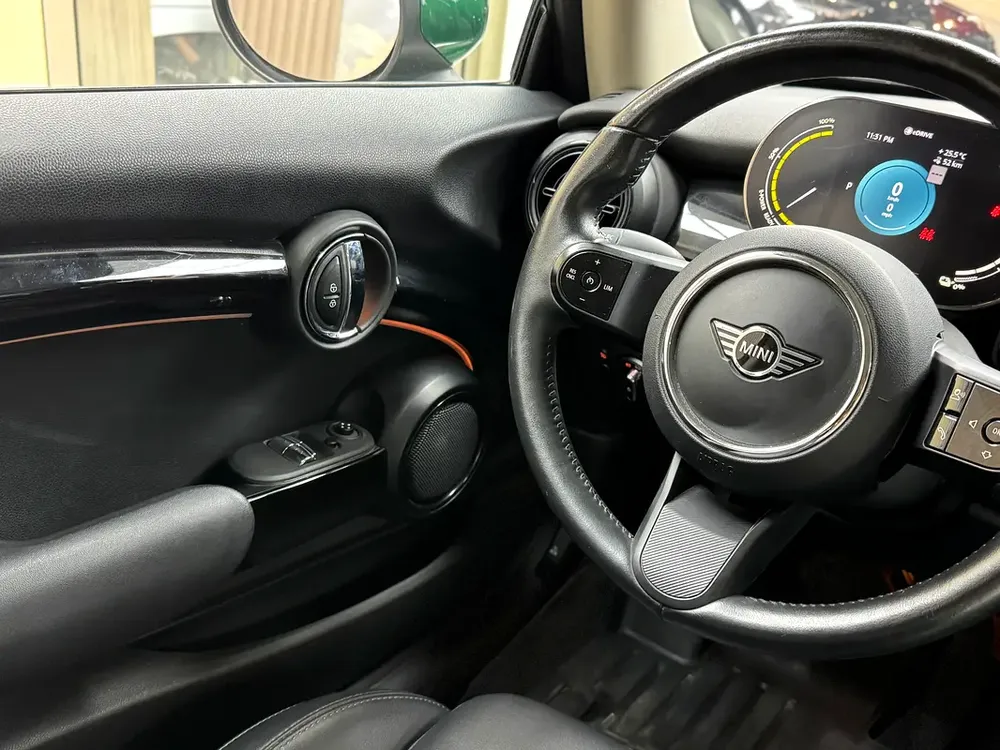 Mini Cooper electric 2023 - Image 13