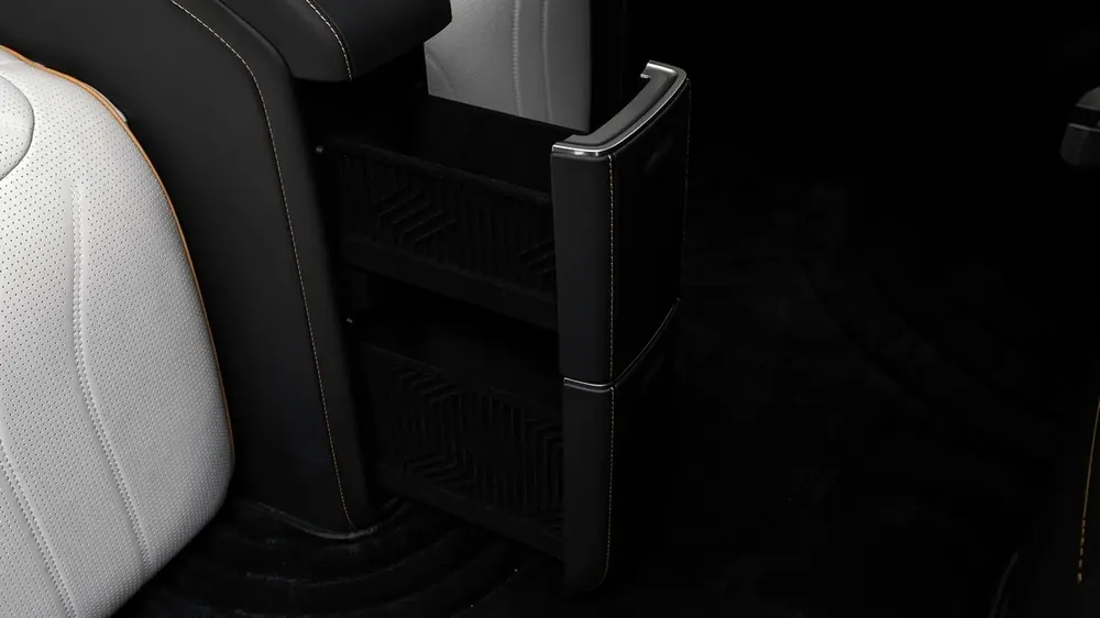 Zeekr 009 Grand - 2025 - Chinese Specs - Image 15