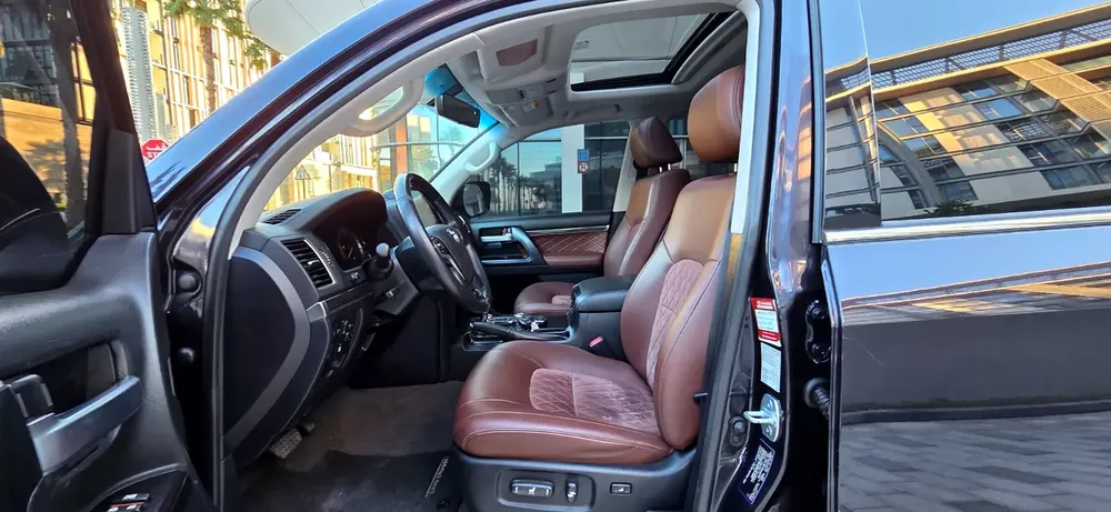 2020 Toyota Land cruiser GXR - Excellent condition - full service history -Single owner - Image 10
