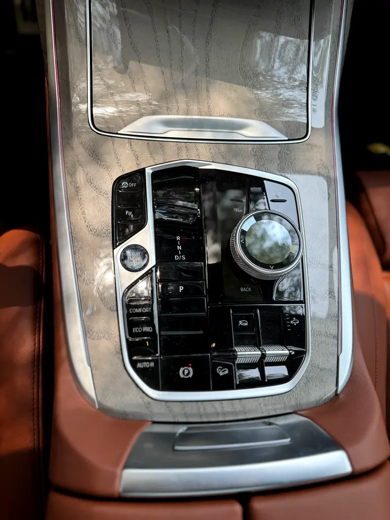 BMW X7 40i M sport , 2026 , 5 years service warranty - Image 14