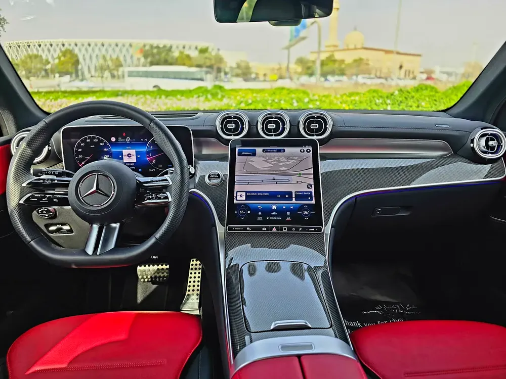 Mercedes GLC 200 AMG PREMIUM 4MATIC-GCC SPECS-LOW KM-WARRANTY  SERVICE UNTILL 10/2029 or 105000 - Image 11