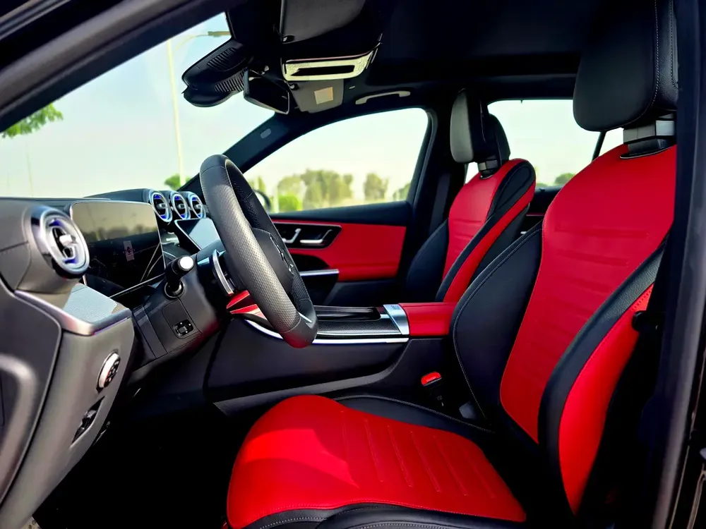 Mercedes GLC 200 AMG PREMIUM 4MATIC-GCC SPECS-LOW KM-WARRANTY  SERVICE UNTILL 10/2029 or 105000 - Image 12