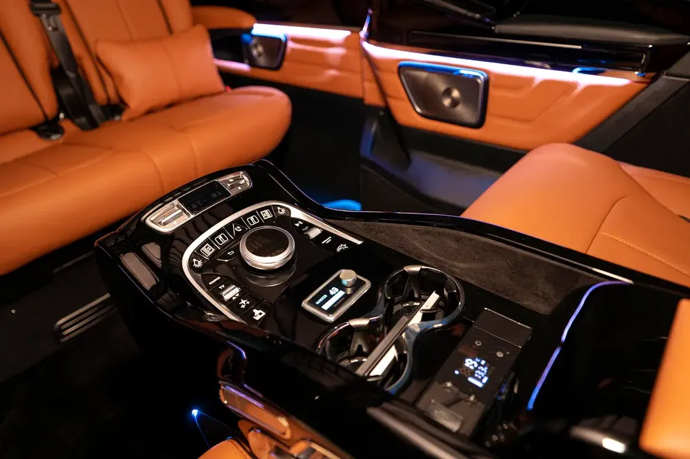 NEW ARRIVAL 2026 MODEL VIP MERCEDES GCC V300 with ADDITIONAL REAR AC - 2 Years Warranty by VLINE - Image 9