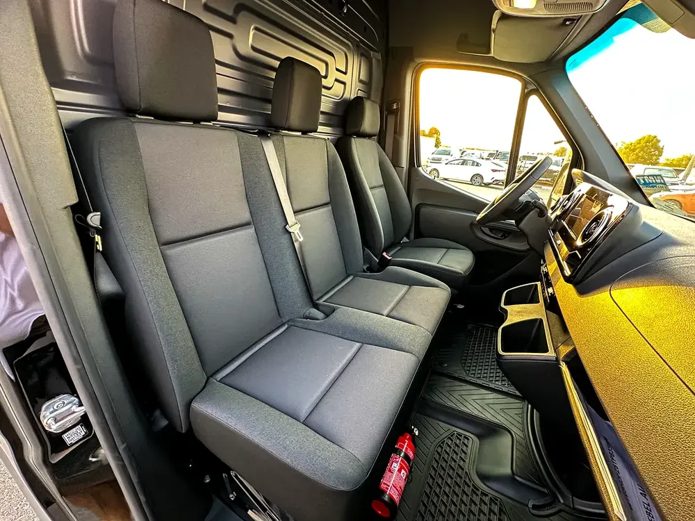 Mercedes Benz Sprinter EXTRA LONG - Image 10