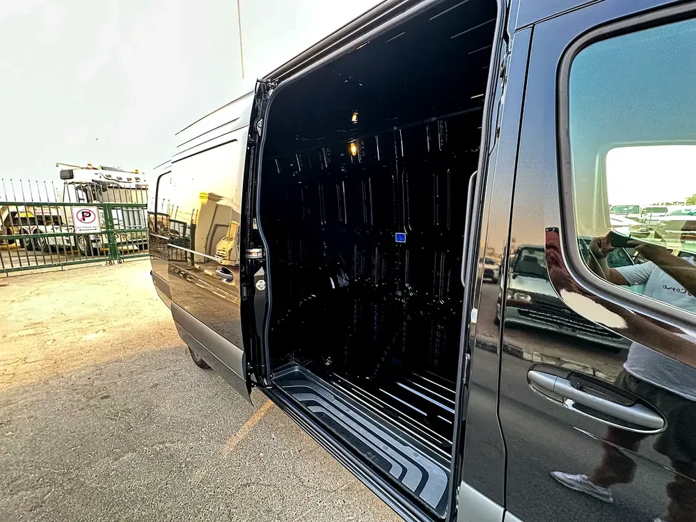 Mercedes Benz Sprinter EXTRA LONG - Image 15