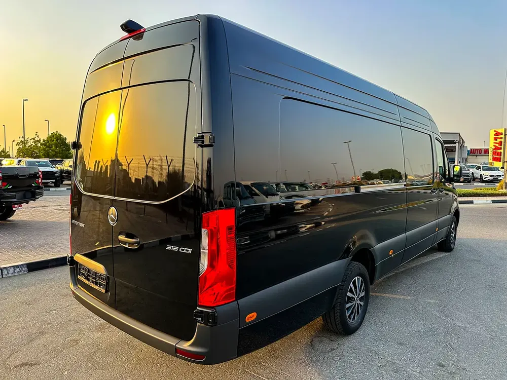 Mercedes Benz Sprinter EXTRA LONG - Image 4