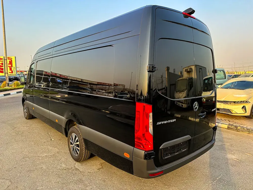 Mercedes Benz Sprinter EXTRA LONG - Image 6