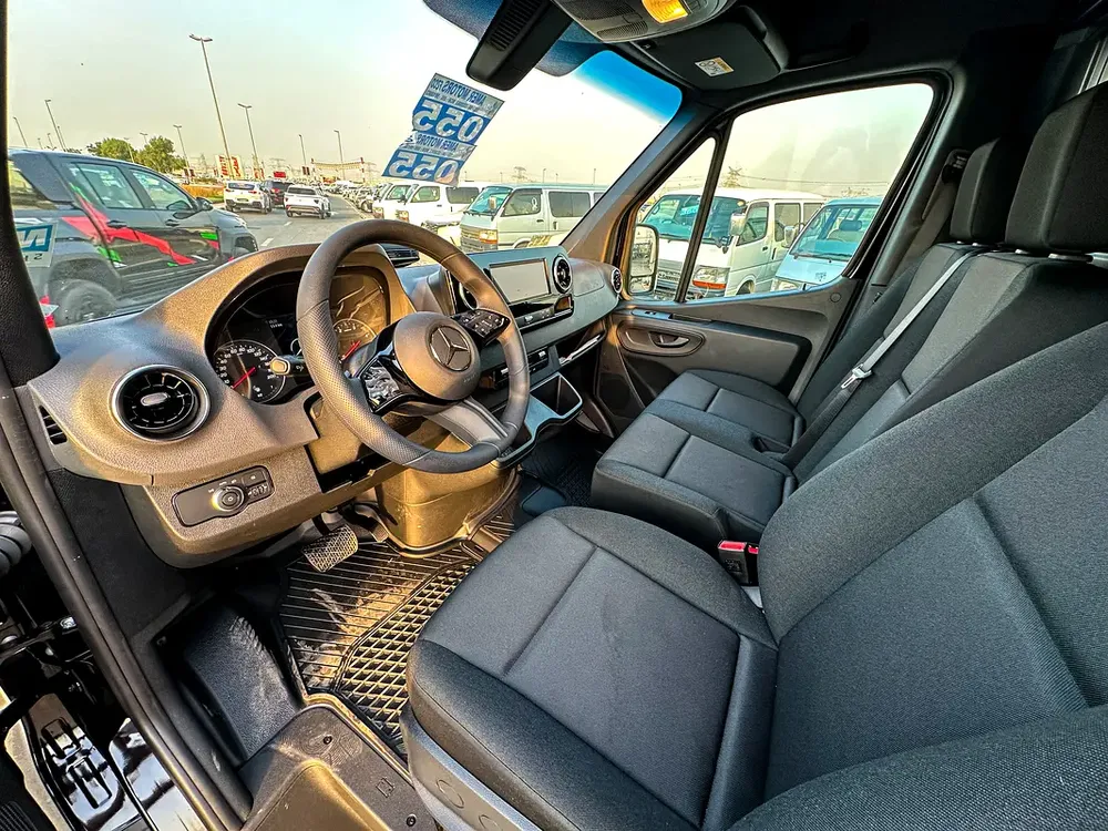 Mercedes Benz Sprinter EXTRA LONG - Image 7