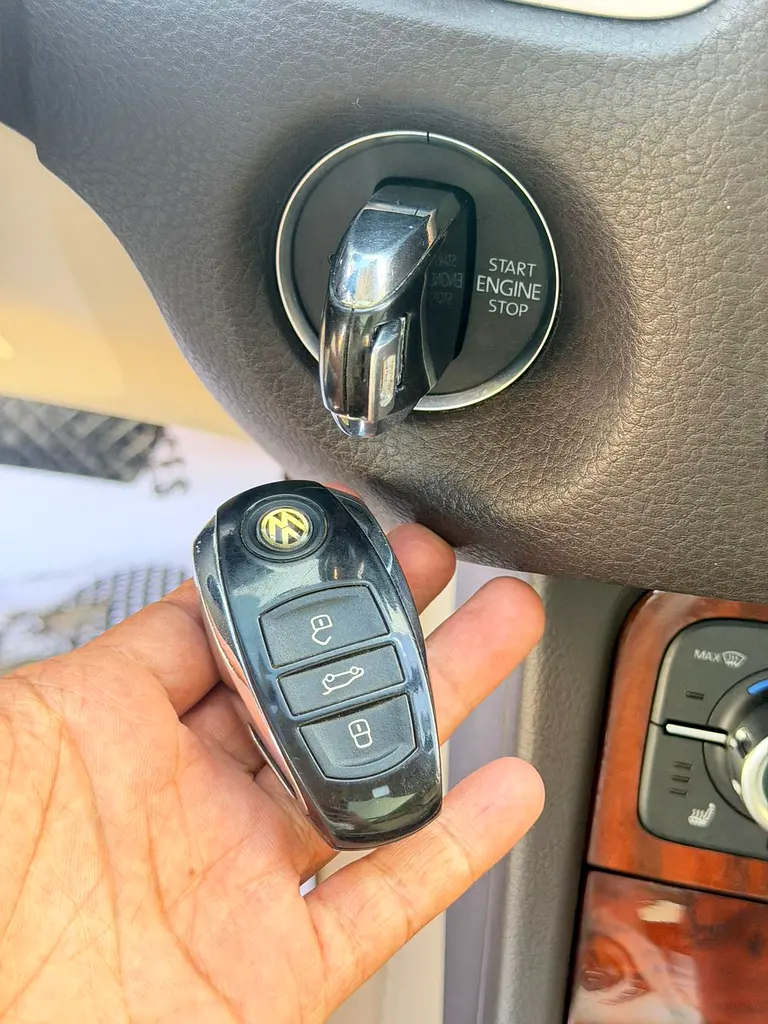 2012 VW Touareg Excellent condition - Image 15