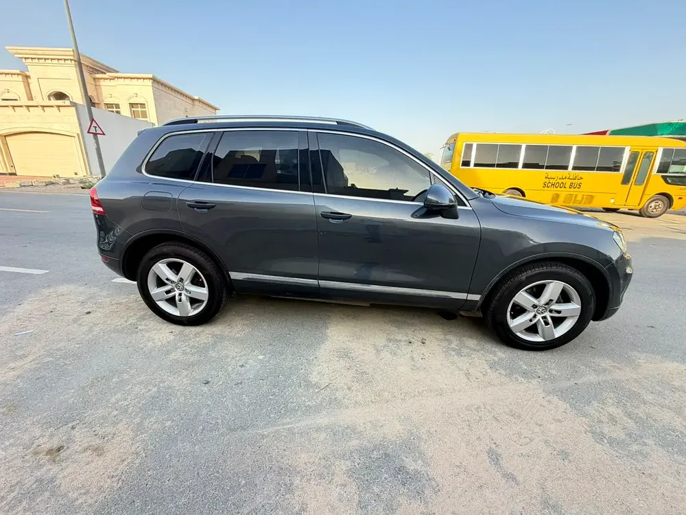 2012 VW Touareg Excellent condition - Image 4