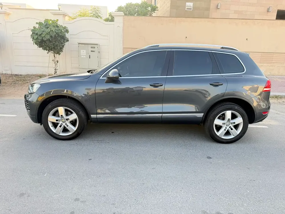 2012 VW Touareg Excellent condition - Image 7