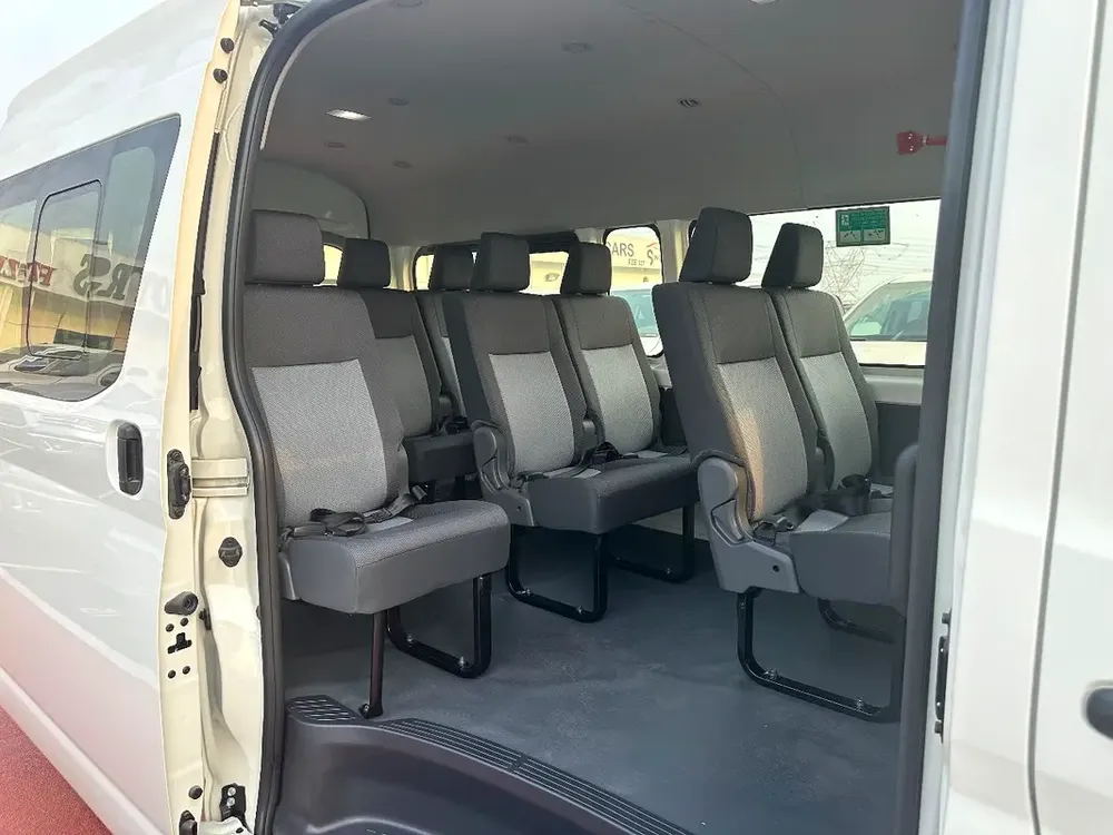 TOYOTA HIACE 3.5 MT 2026 - WHITE - Image 15