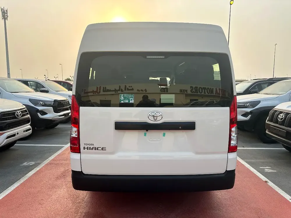 TOYOTA HIACE 3.5 MT 2026 - WHITE - Image 5