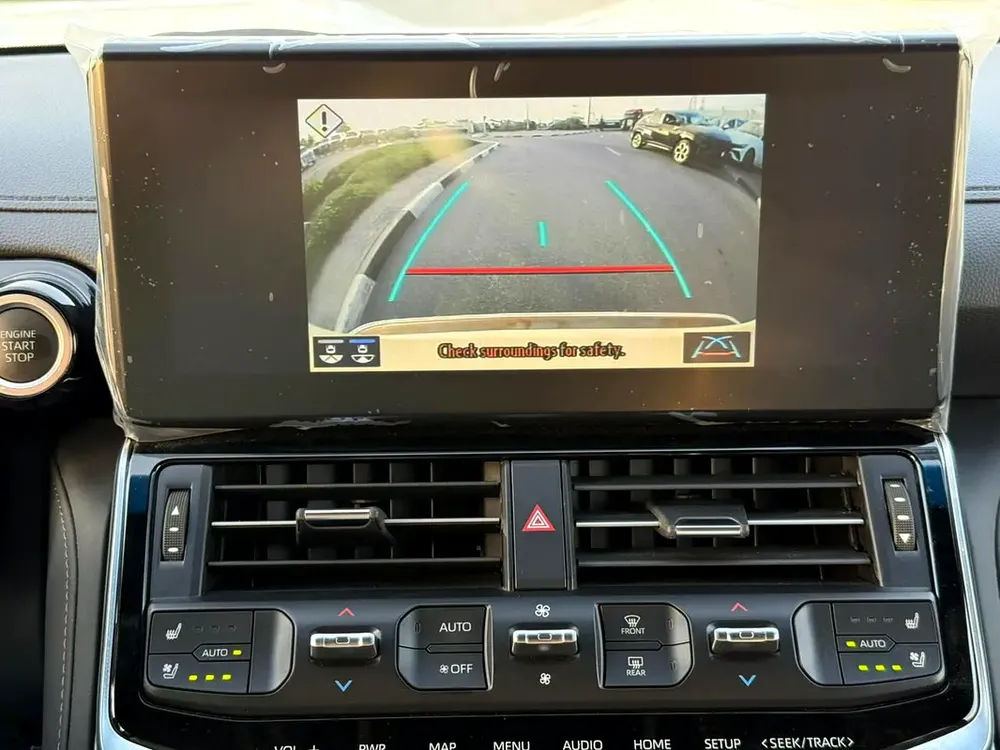 Toyota Land Cruiser 2023 VX GCC Specs JBL - Image 18