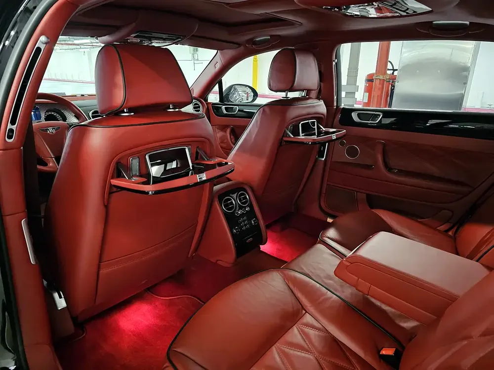 VERY CLEAN !!! GCC W12 BENTLEY FLYING SPUR SPEED 2010 LOW MILEAGE IN VGC - Image 12