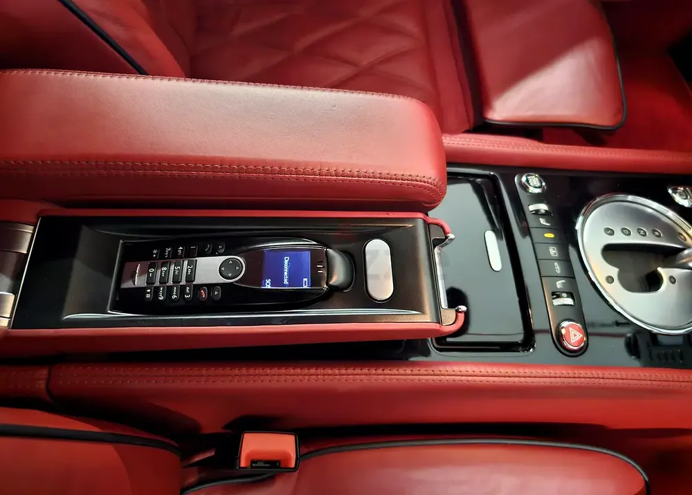 VERY CLEAN !!! GCC W12 BENTLEY FLYING SPUR SPEED 2010 LOW MILEAGE IN VGC - Image 15