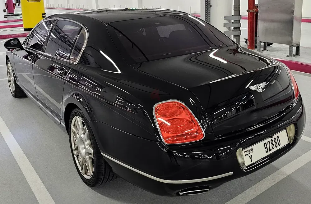 VERY CLEAN !!! GCC W12 BENTLEY FLYING SPUR SPEED 2010 LOW MILEAGE IN VGC - Image 4