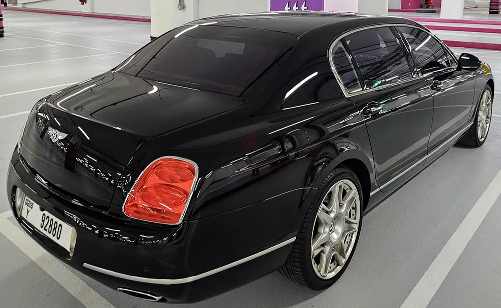 VERY CLEAN !!! GCC W12 BENTLEY FLYING SPUR SPEED 2010 LOW MILEAGE IN VGC - Image 6