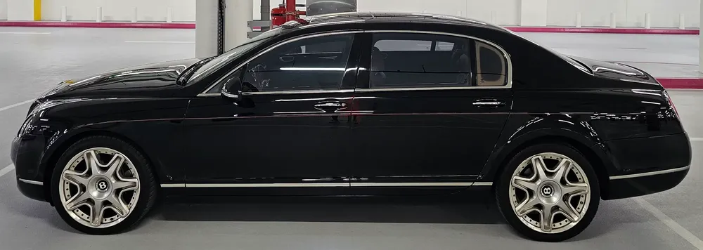 VERY CLEAN !!! GCC W12 BENTLEY FLYING SPUR SPEED 2010 LOW MILEAGE IN VGC - Image 7