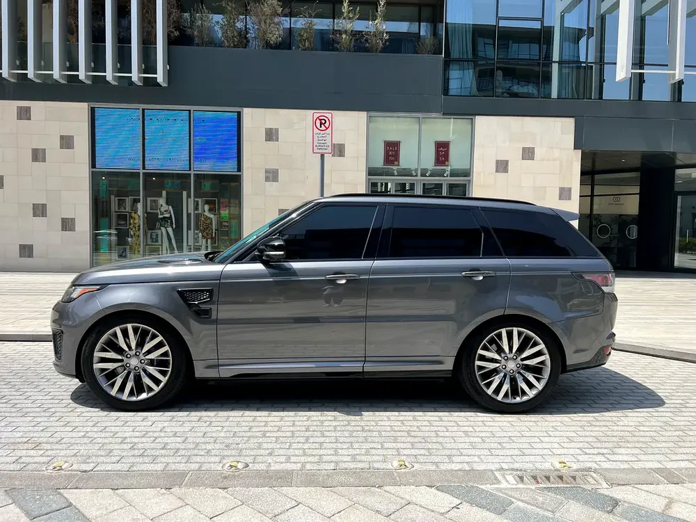 Land Rover Range Rover Sport SVR 2016 - Canadian Specs - Image 4
