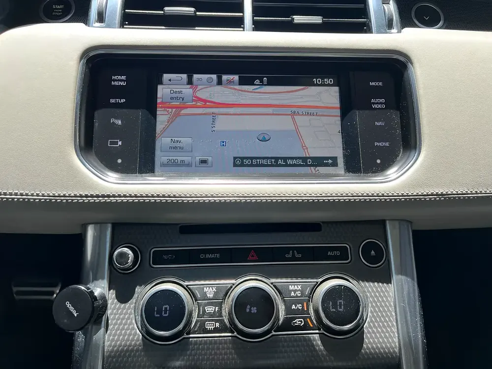 Land Rover Range Rover Sport SVR 2016 - Canadian Specs - Image 9