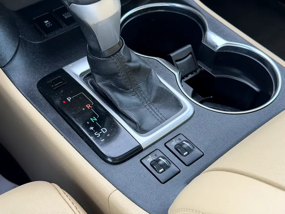 2018 TOYOTA HIGHLANDER XLE HYBRID AWD FULL OPTIONS IMPORTED FROM USA - Image 12