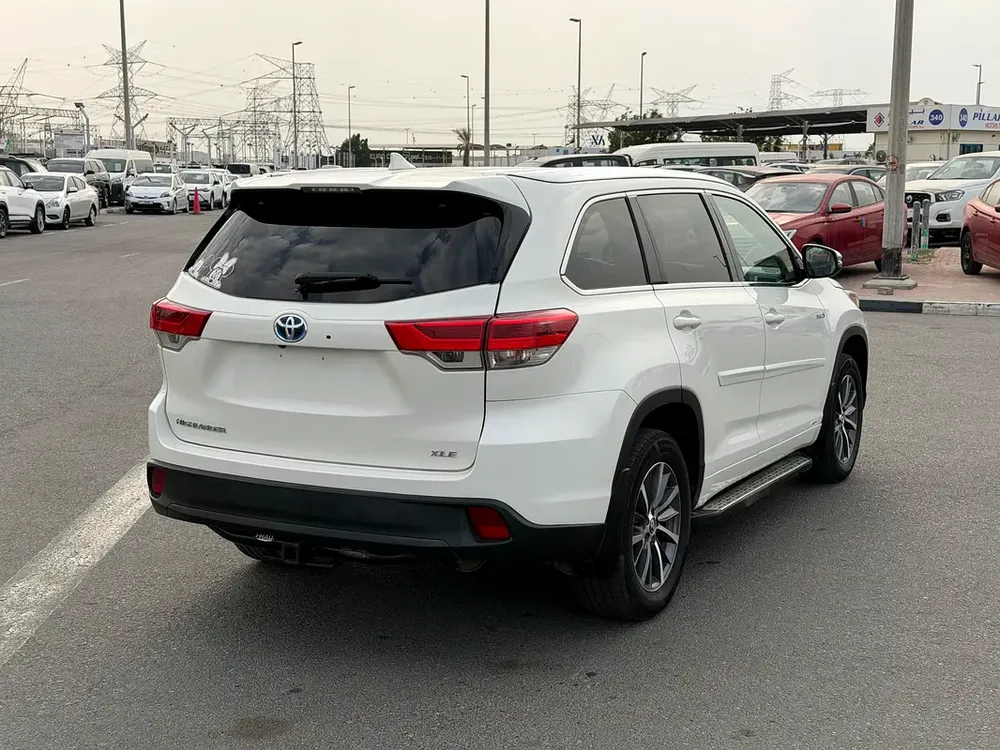2018 TOYOTA HIGHLANDER XLE HYBRID AWD FULL OPTIONS IMPORTED FROM USA - Image 4