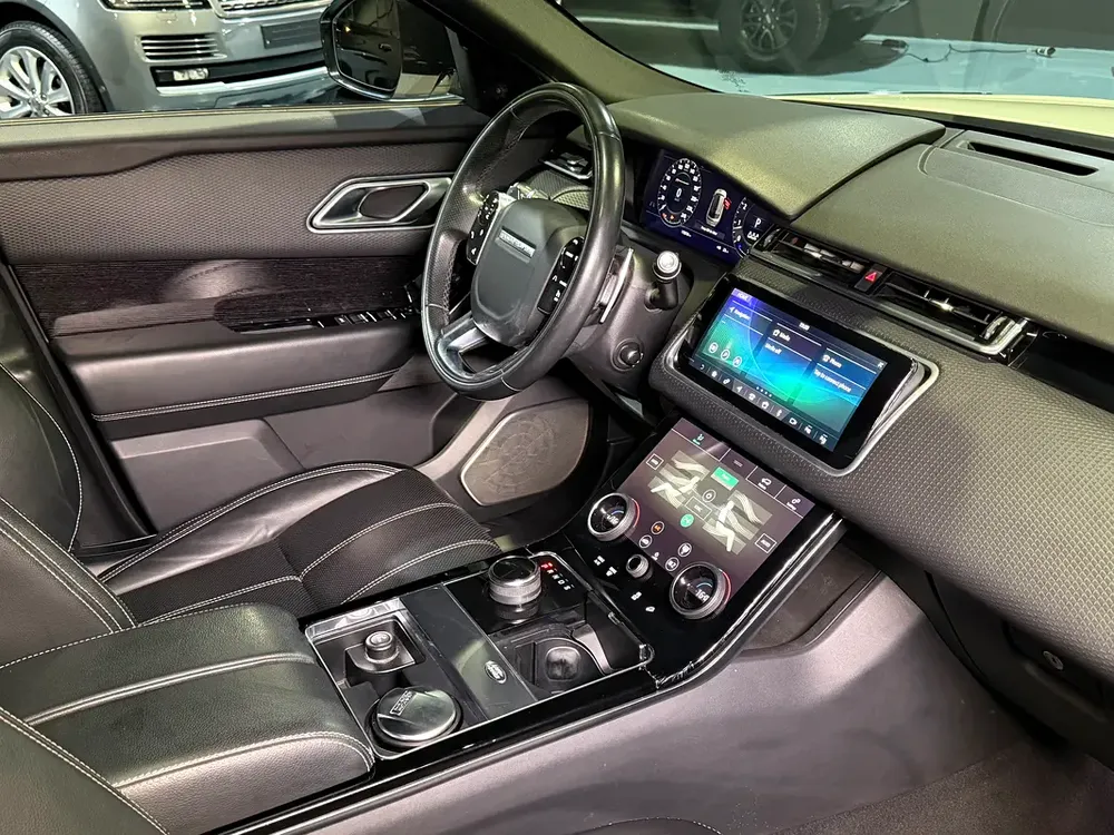 RANGE ROVER VELAR P250 SE R DINAMIC 2020 GCC FHS - Image 8
