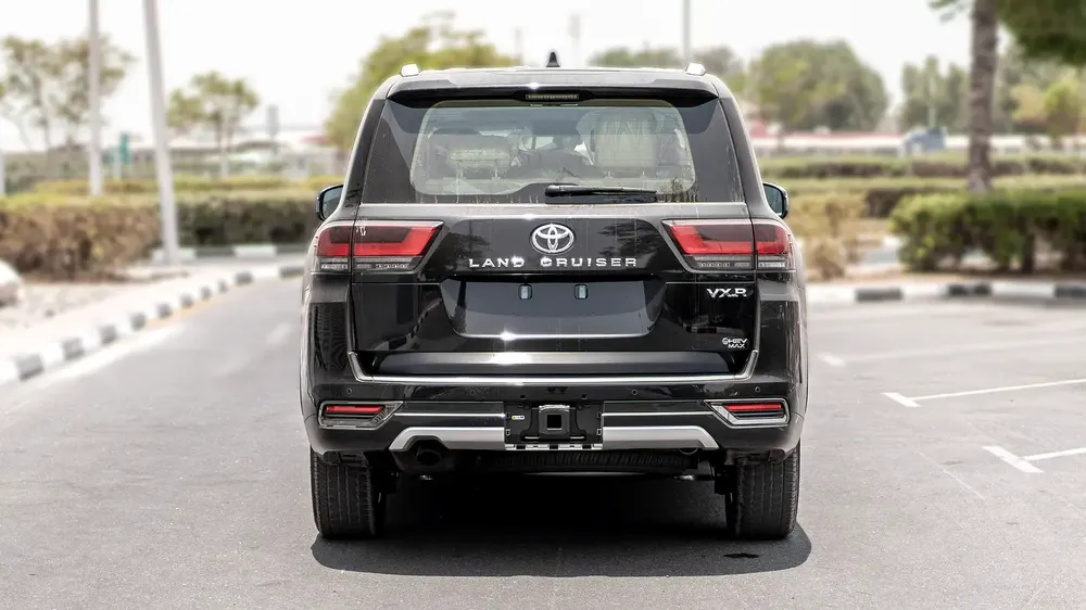 2026 Toyota Land Cruiser VXR 3.5L AT Hybrid - Image 5