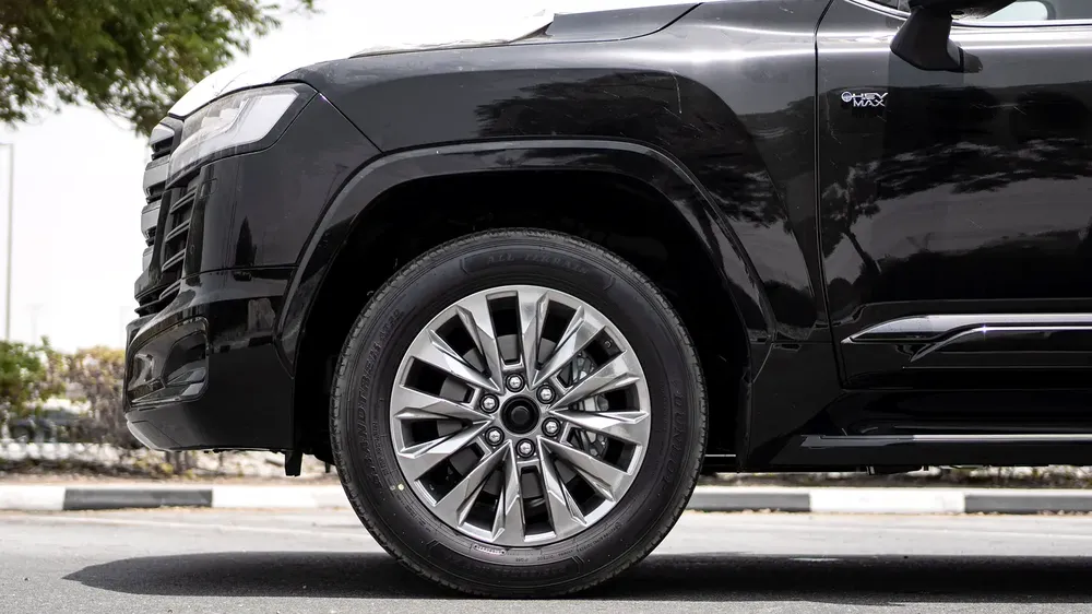 2026 Toyota Land Cruiser VXR 3.5L AT Hybrid - Image 6