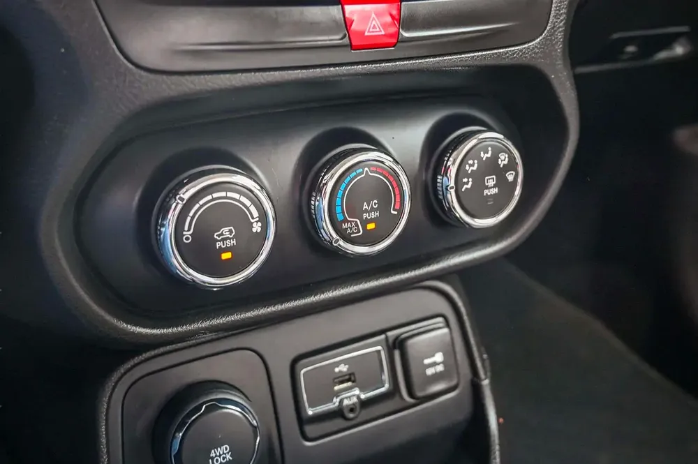 AED 1018/month | 2016 Jeep Renegade Latitude | GCC Specs | Ref#442709 - Image 14