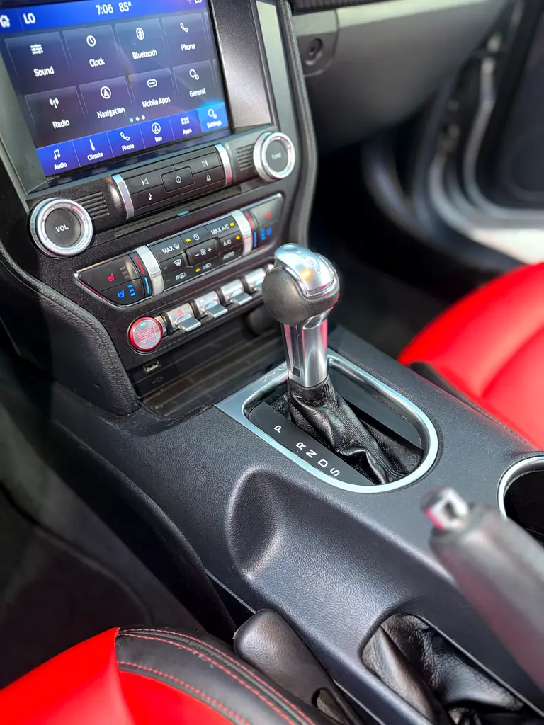 Ford Mustang Ecoboost 2022 American Specs well maintained only 34500 kms - Image 13