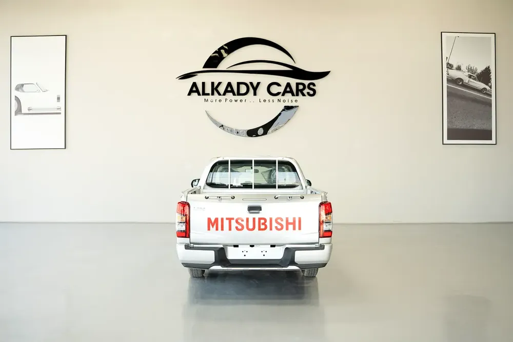 Mitsubishi L200 Double Cab 2023 2WD Diesel New car - Image 14