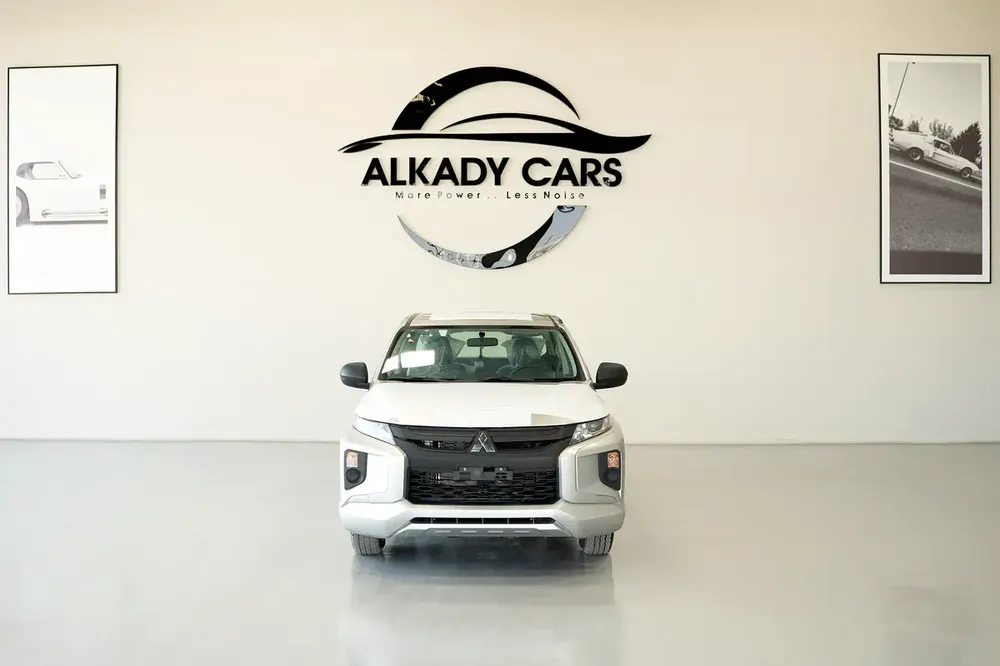 Mitsubishi L200 Double Cab 2023 2WD Diesel New car - Image 4