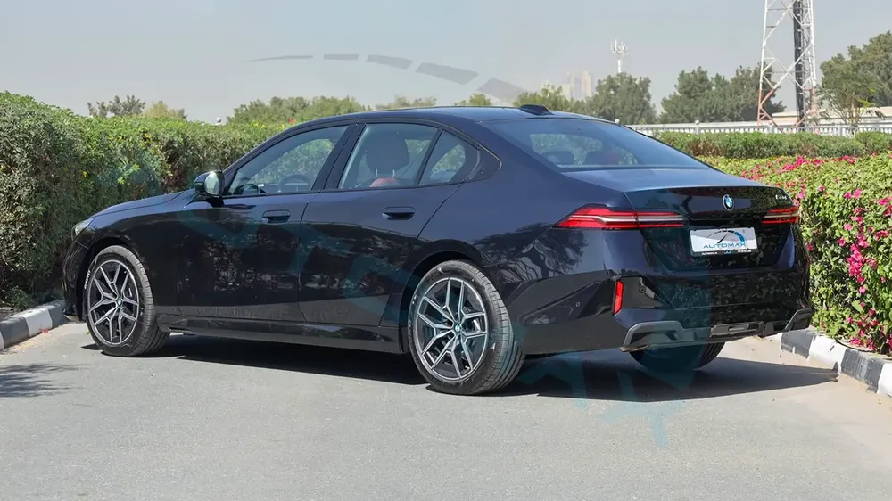 ( Eid al-Adha Offer ) 2026 BMW 5-Series 530i M 2.0T RWD 0Km With 3 Years Or 100,000 Km Warranty - Image 5