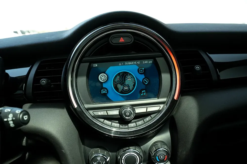 MINI COOPER GCC SPECS 2020 /60,000 KM / ORIGINAL PAINT - Image 14