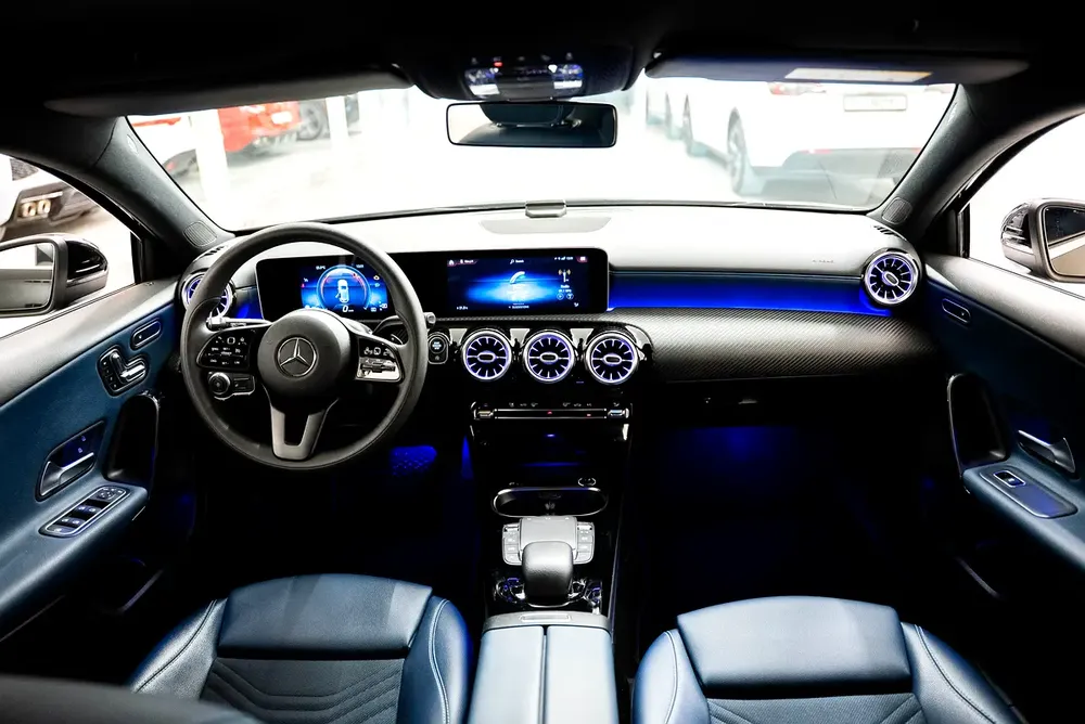 AED 1237 PM | MERCEDES BENZ A220 2020 | WELL MAINTAINED | PRISTINE CONDITION | 1 YEAR WARRANTY - Image 10