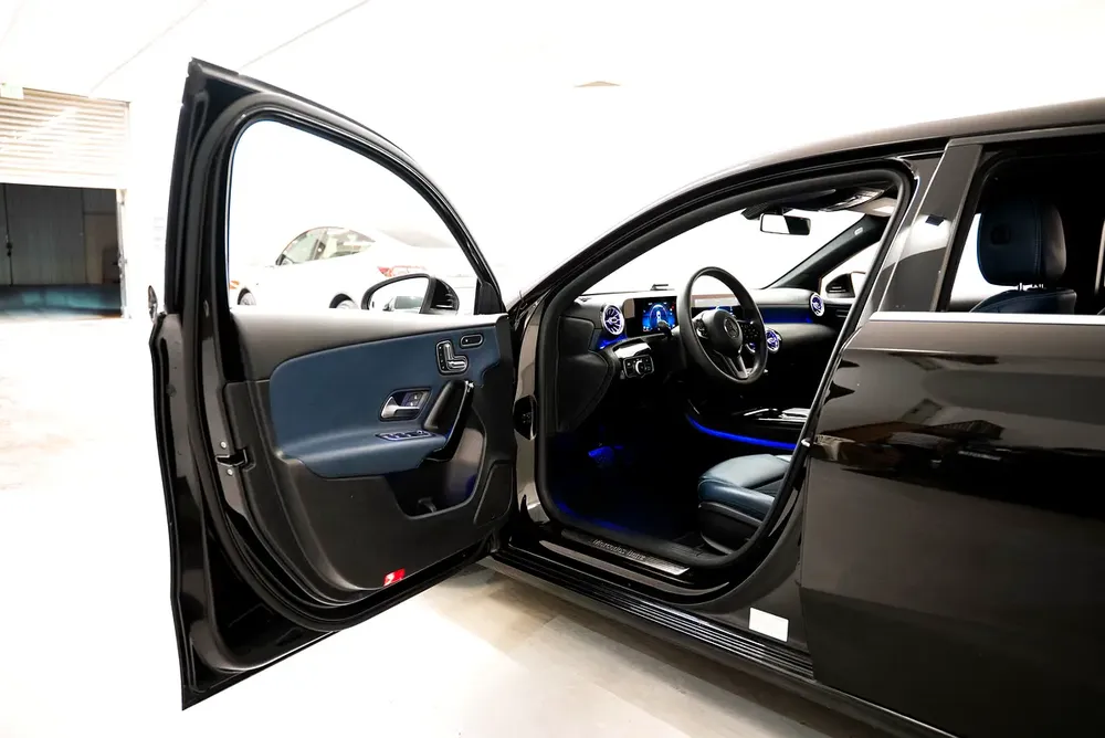 AED 1237 PM | MERCEDES BENZ A220 2020 | WELL MAINTAINED | PRISTINE CONDITION | 1 YEAR WARRANTY - Image 6