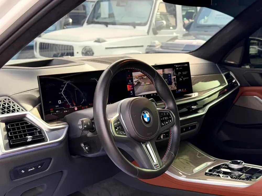 BMW X5 M60i 2025 GCC Specs - Under Warranty and Service Contract - Image 5