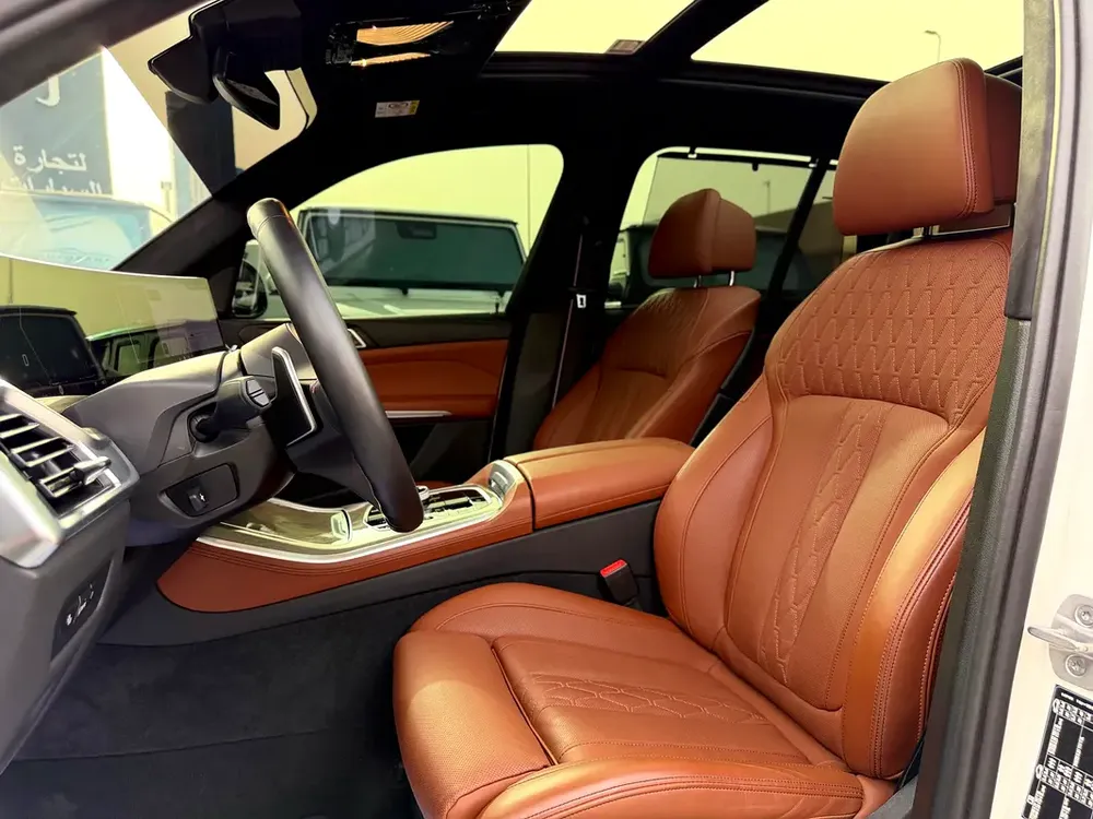 BMW X5 M60i 2025 GCC Specs - Under Warranty and Service Contract - Image 6