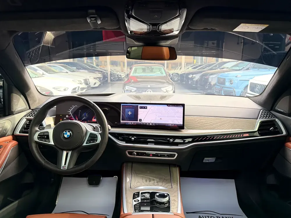 BMW X5 M60i 2025 GCC Specs - Under Warranty and Service Contract - Image 8