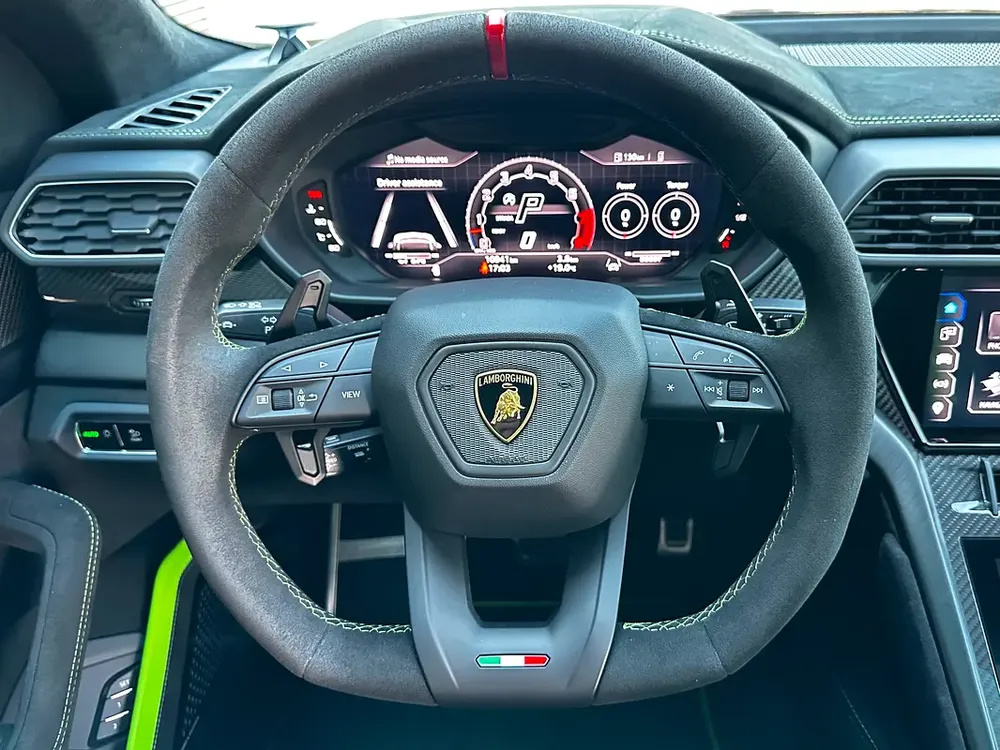 URUS PERFORMANTE | TWO TONE INT | FULL CARBON INT/EXT | MASSAGE SEATS | CLEAN TITLE | 2024 - Image 10