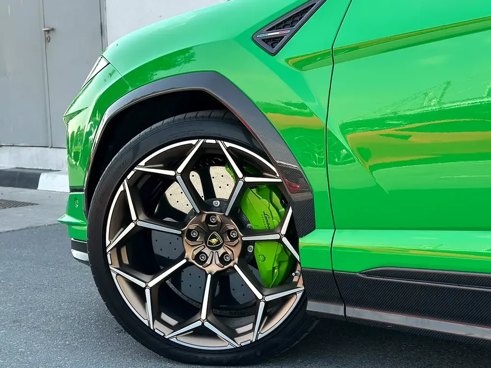 URUS PERFORMANTE | TWO TONE INT | FULL CARBON INT/EXT | MASSAGE SEATS | CLEAN TITLE | 2024 - Image 20
