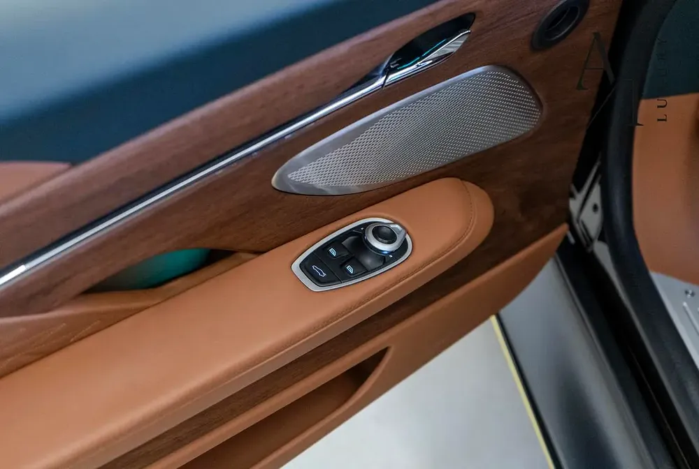 2025 Aston Martin DB12 Volante, With Warranty & Service Contract, Fully Loaded, GCC Specs - Image 17