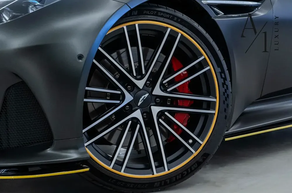 2025 Aston Martin DB12 Volante, With Warranty & Service Contract, Fully Loaded, GCC Specs - Image 4
