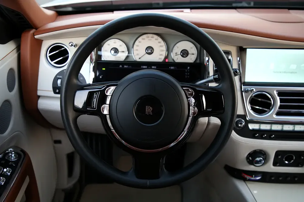 ROLLS ROYCE GHOST - 2017 - GCC - SPECIAL EDITION - FULLY LOADED - AMAZING CONDITION - Image 11